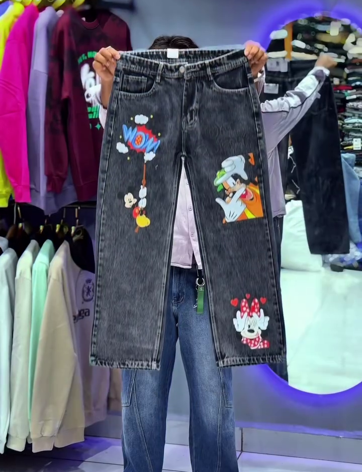 Skull Print Wide-Leg Jeans
